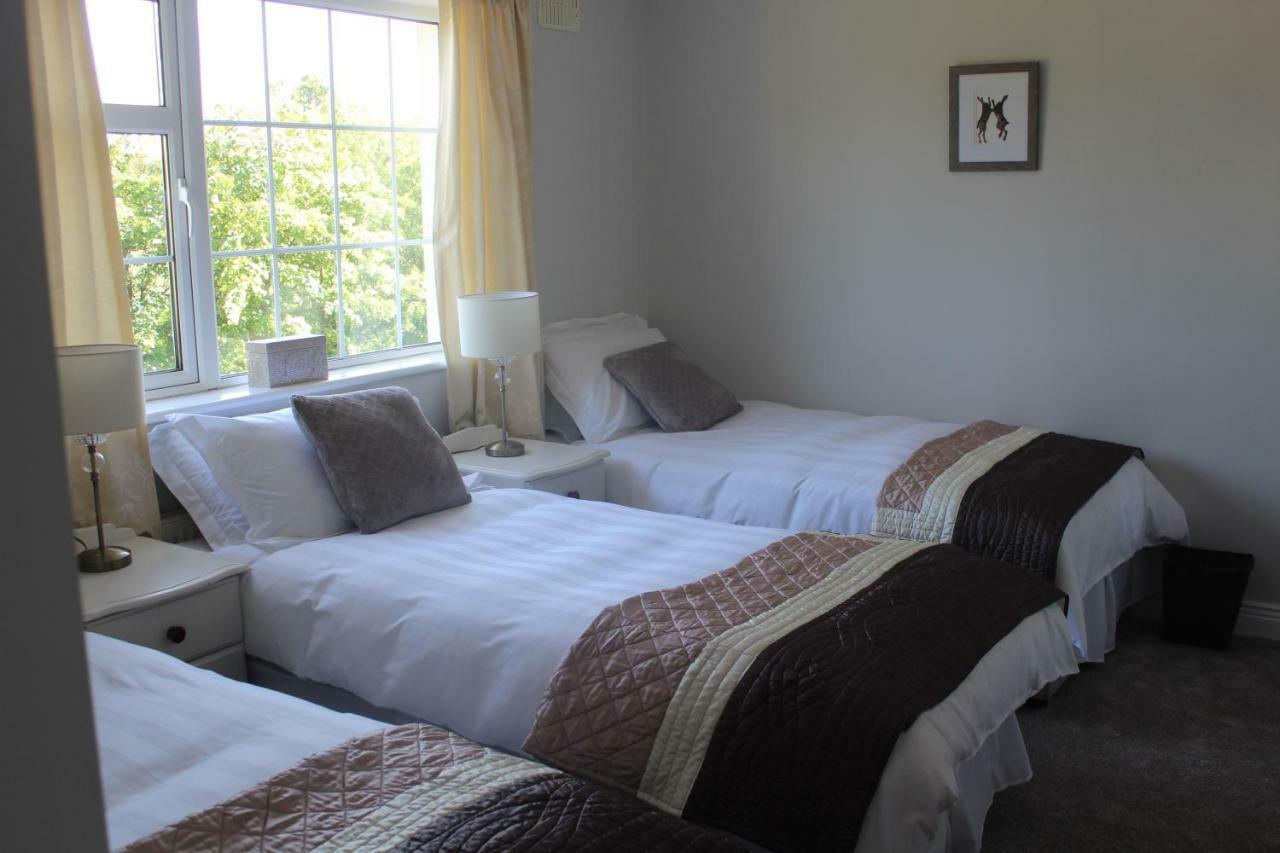 Villa 5 Mins Walk To Carrick - Sleeps 12 - Off Road Parking - Modern House Extérieur photo
