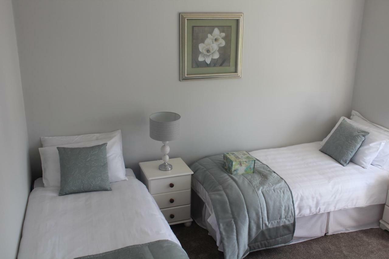 Villa 5 Mins Walk To Carrick - Sleeps 12 - Off Road Parking - Modern House Extérieur photo