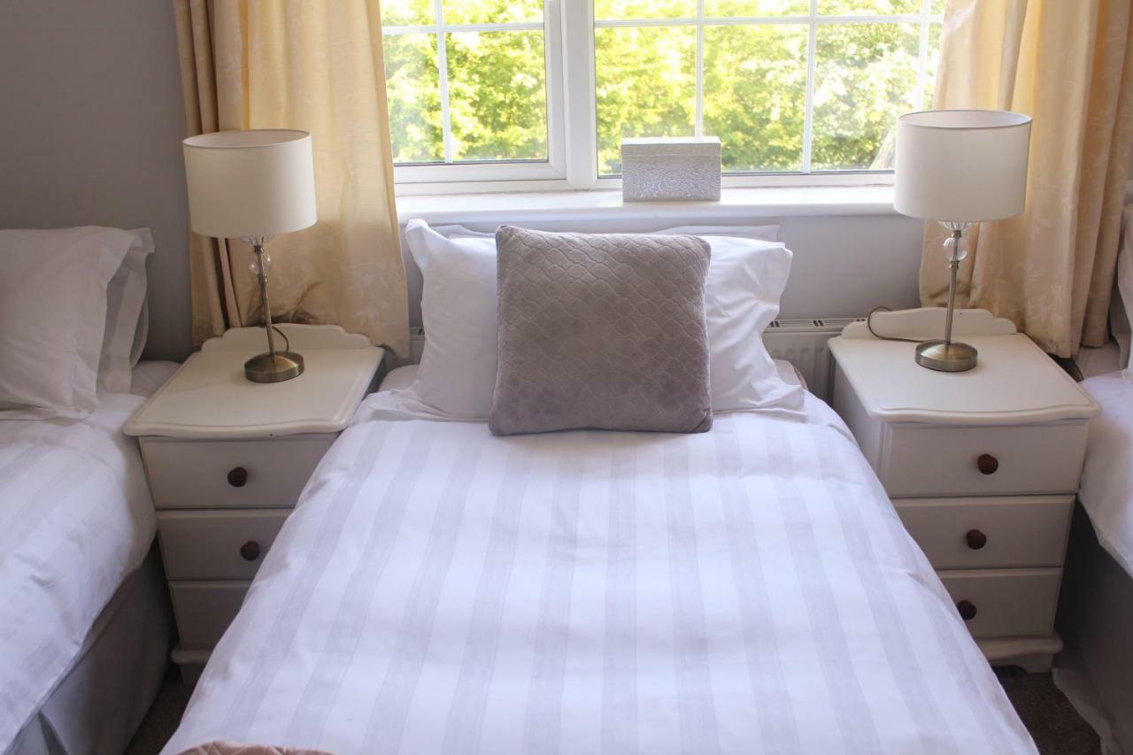 Villa 5 Mins Walk To Carrick - Sleeps 12 - Off Road Parking - Modern House Extérieur photo