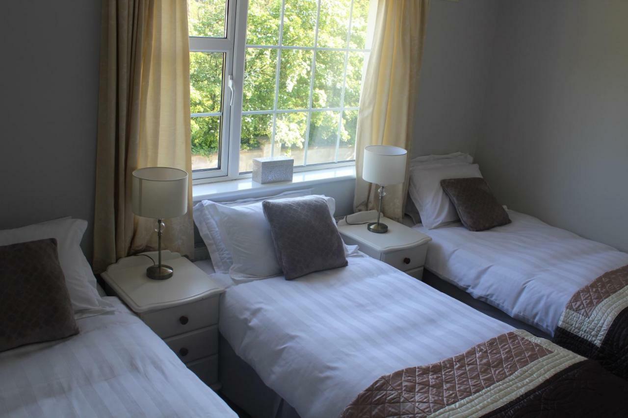 Villa 5 Mins Walk To Carrick - Sleeps 12 - Off Road Parking - Modern House Extérieur photo