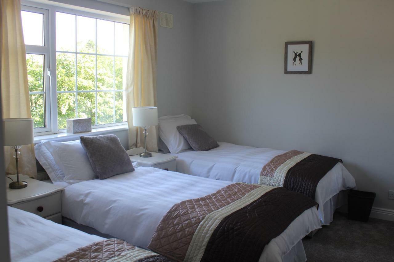 Villa 5 Mins Walk To Carrick - Sleeps 12 - Off Road Parking - Modern House Extérieur photo