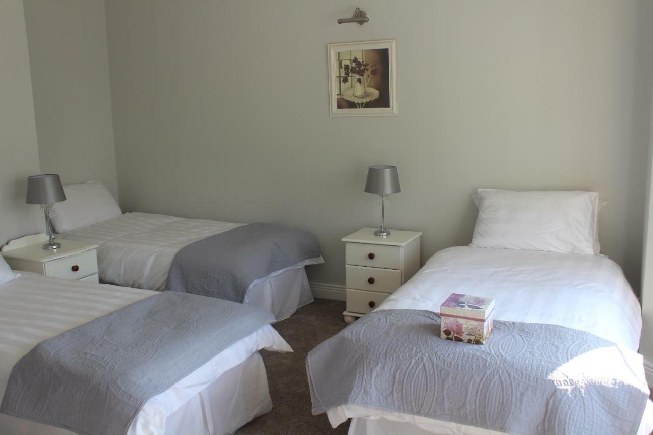 Villa 5 Mins Walk To Carrick - Sleeps 12 - Off Road Parking - Modern House Extérieur photo