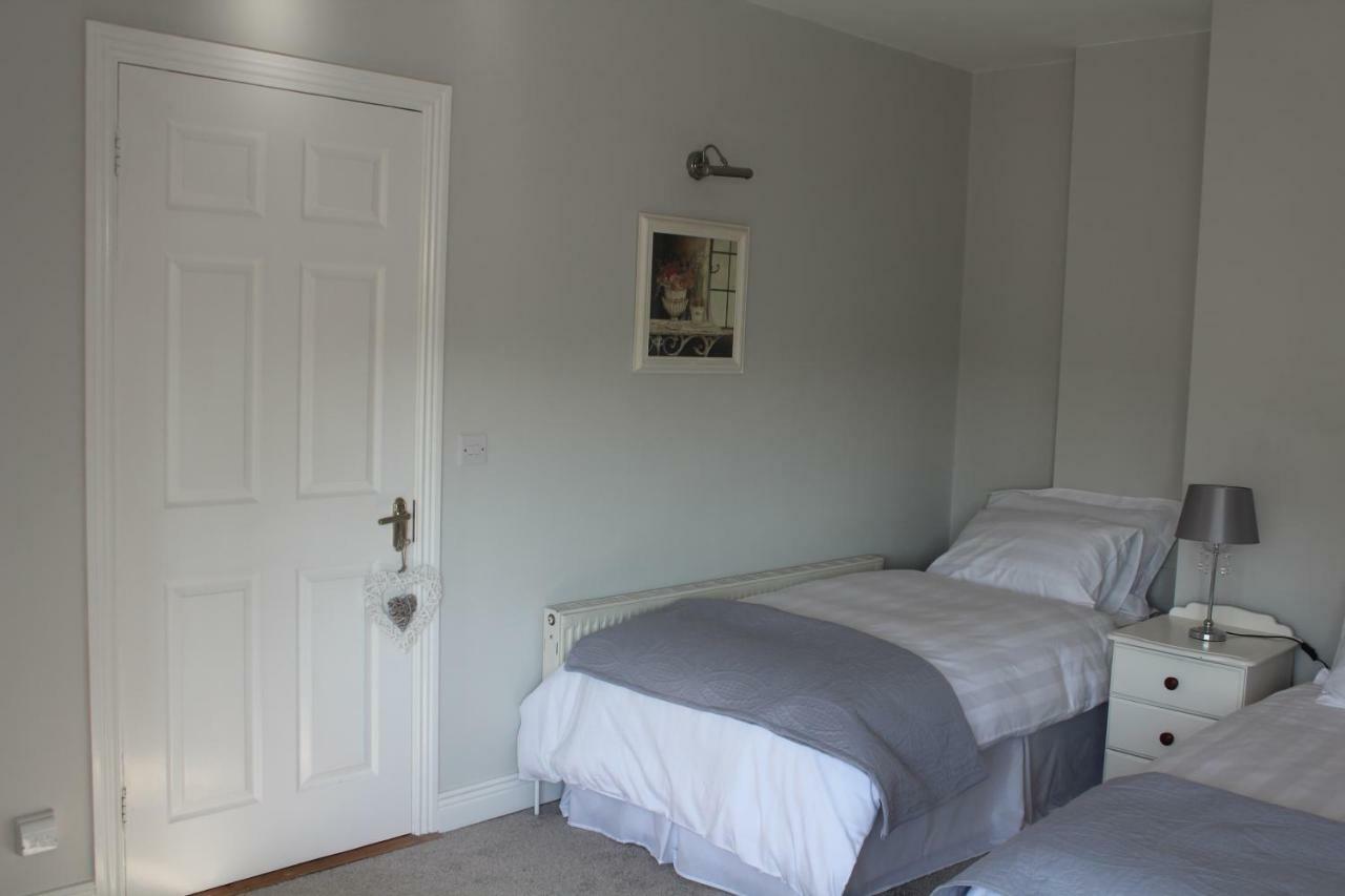 Villa 5 Mins Walk To Carrick - Sleeps 12 - Off Road Parking - Modern House Extérieur photo